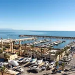 Seaview 1 Bedroom Modern *