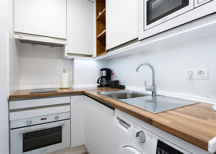 דירה Seaview 1 Bedroom Modern פואנגירולה